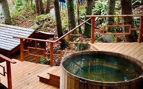Sungate On Salt Spring - Luxurious Suite With Cedar Hot Tub & View